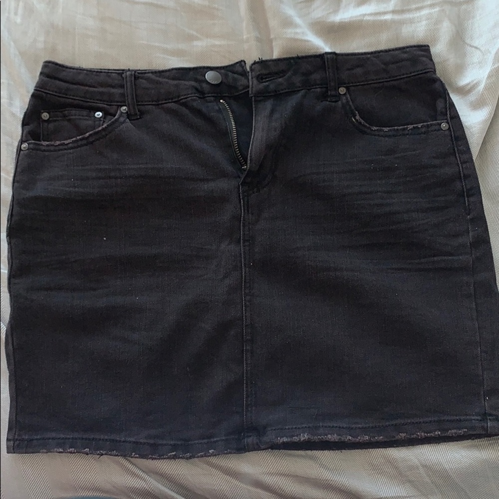 Black skirt